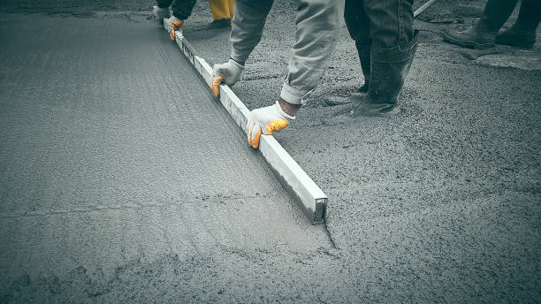 Best Custom Concrete Contractor  in Athens, IL